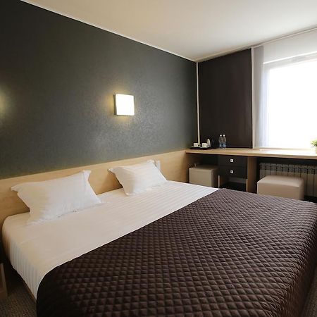 Futuro Hotel Bisjkek Værelse billede